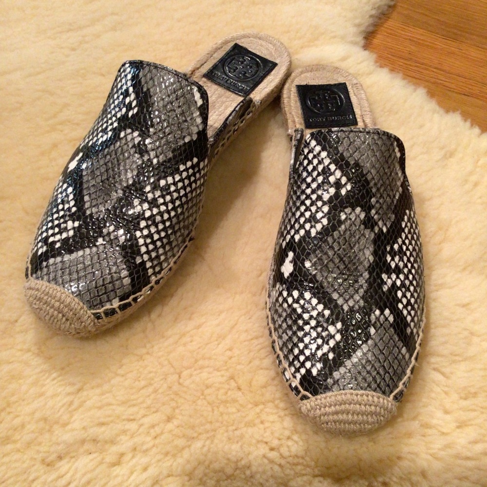 Tory Burch Max snake print espadrille mules - Picture 2 of 11